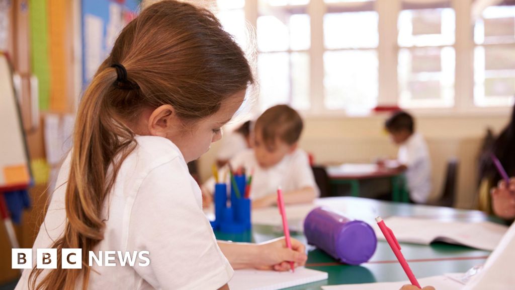 Teaching union launches legal action against Ofsted
